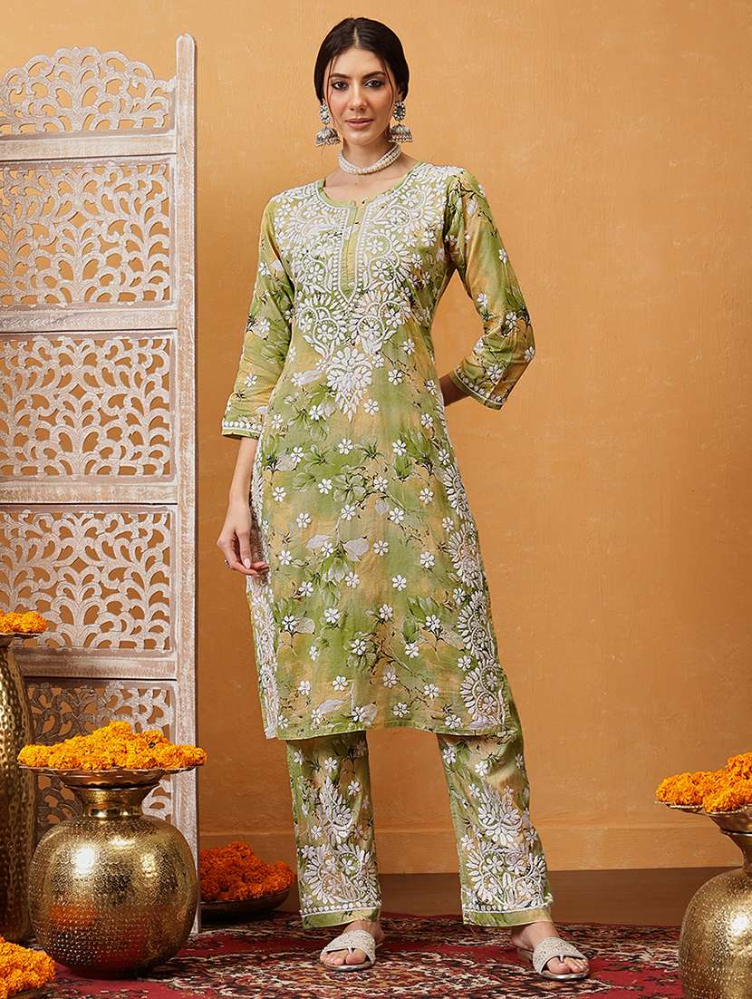 women chikankari three quarter sleeve kurta pant set