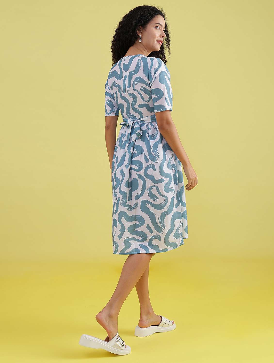 Women Printed V Neck Fit & Flare Dress - 21898821 -  Standard Image - 4