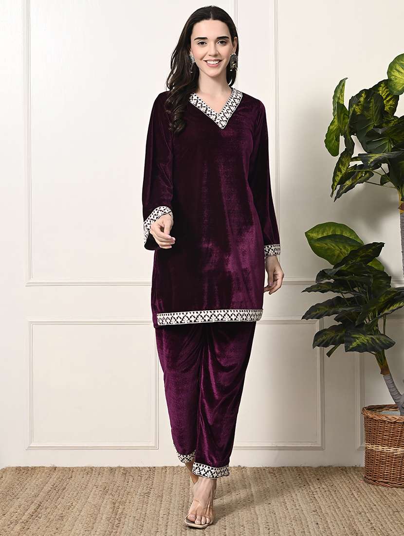 women lace detailed bell sleeves kurta and pant set - 21899123 -  Standard Image - 1