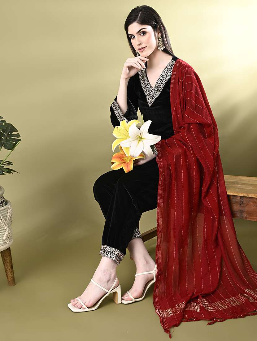 women lace detailed kurta pant with dupatta  - 21899133 -  Standard Image - 1