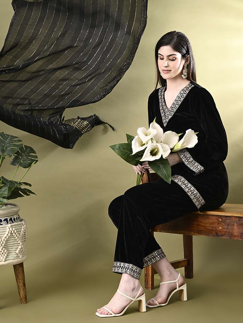 women lace detailed kurta pant with dupatta  - 21899137 -  Standard Image - 1