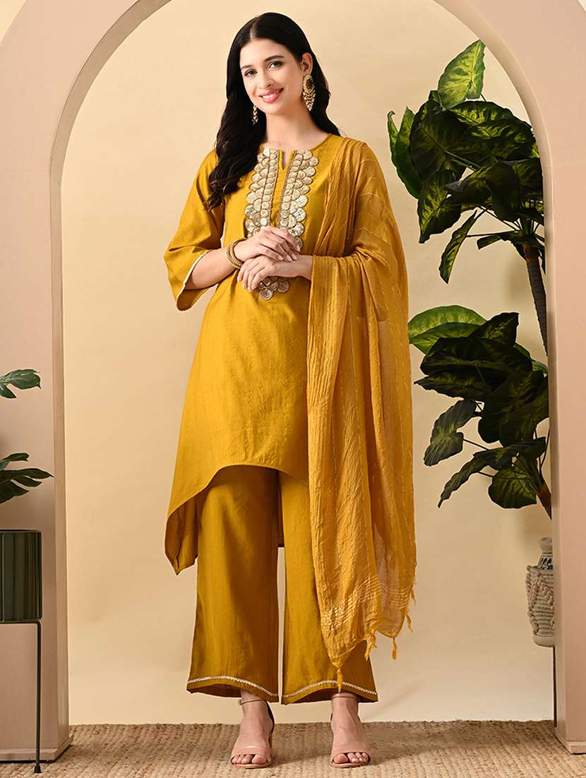 women gota detailed kurta pant with dupatta 