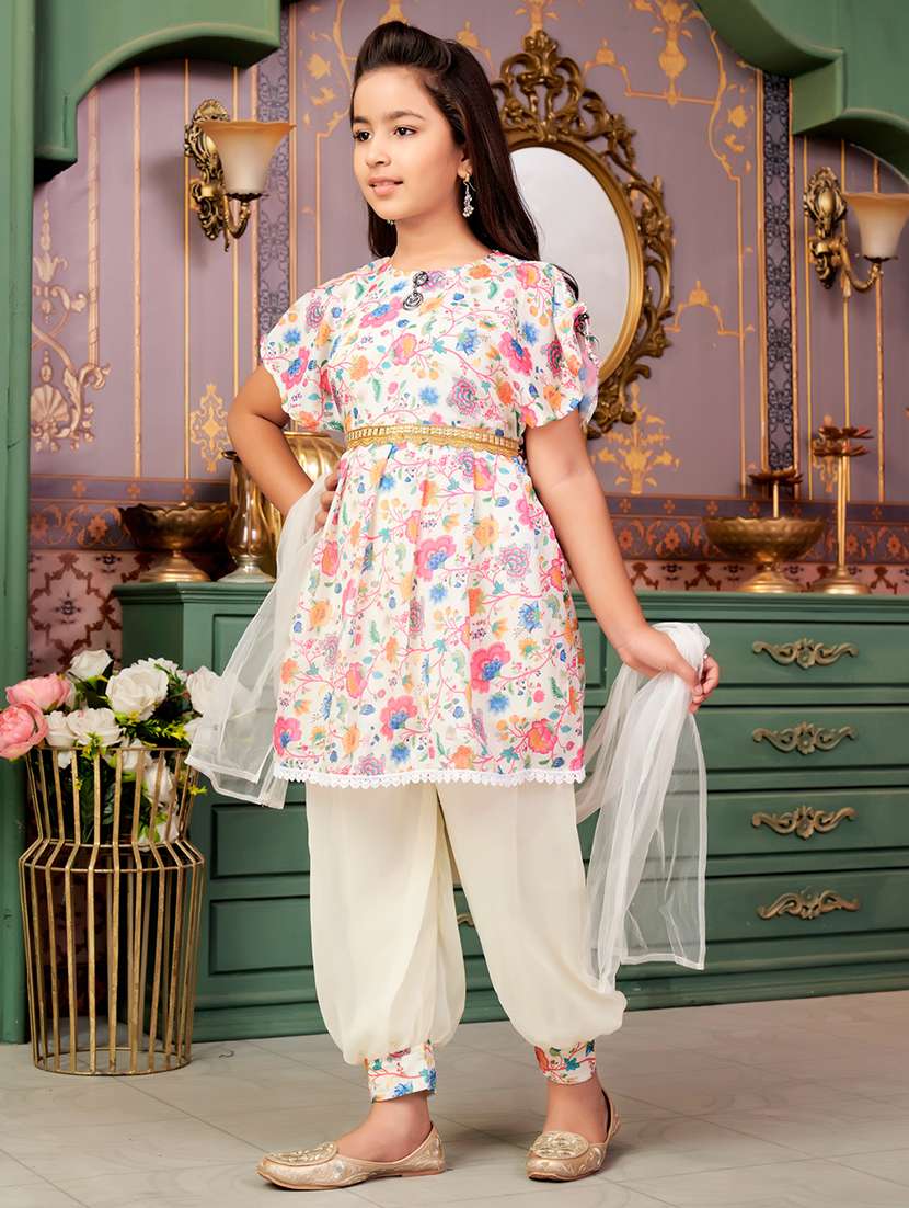girls floral printed kurta and patiyala with dupatta   - 21900969 -  Standard Image - 1