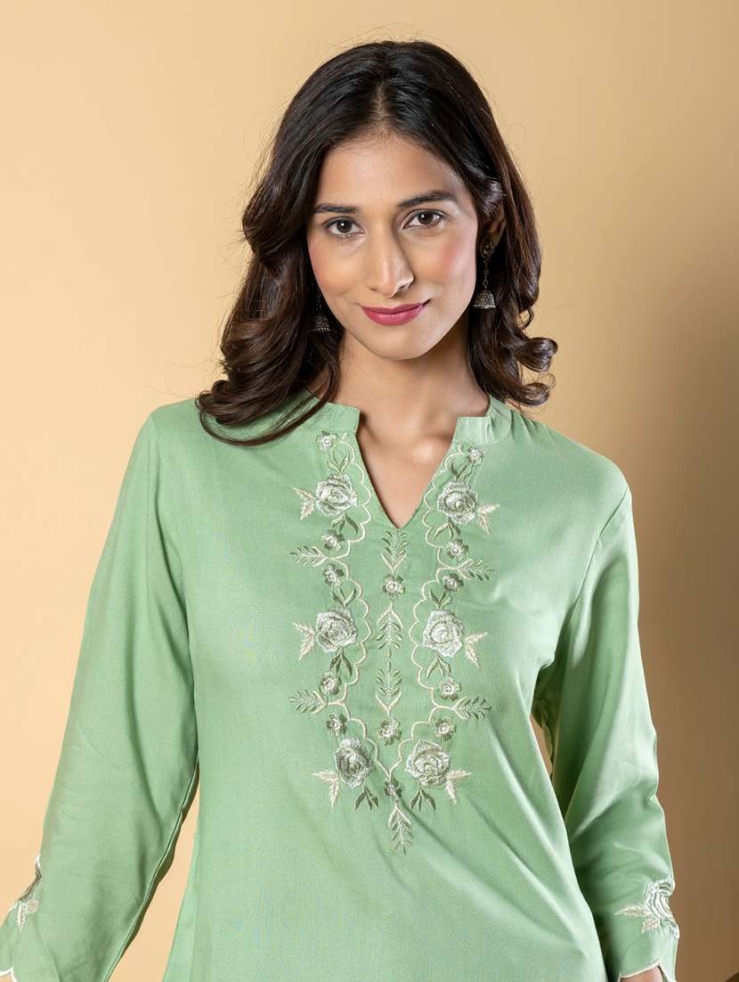 women embroidered three quarter sleeve straight kurta - 21901389 -  Standard Image - 4