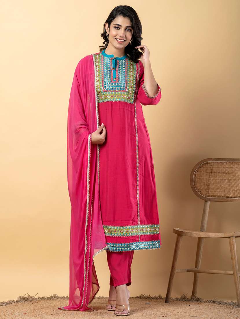 women three quarter sleeve kurta pant with dupatta set - 21901521 -  Standard Image - 1