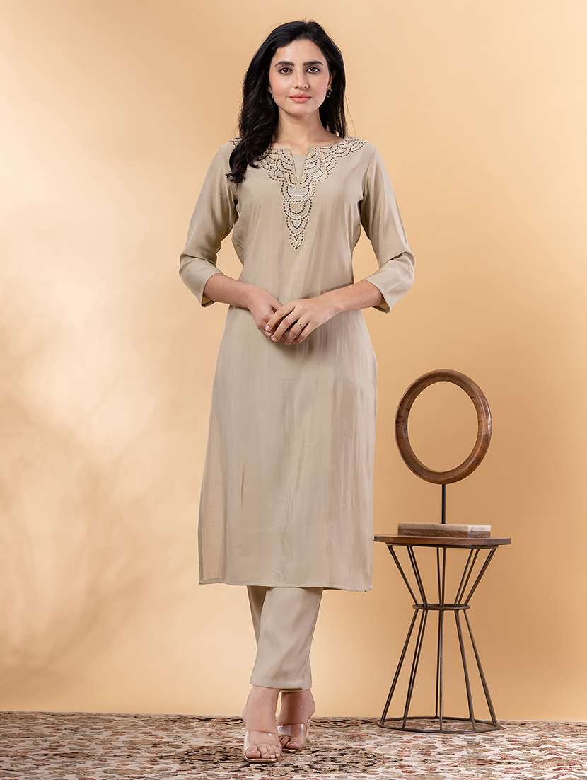 women three quarter sleeve kurta pant set - 21901537 -  Standard Image - 1