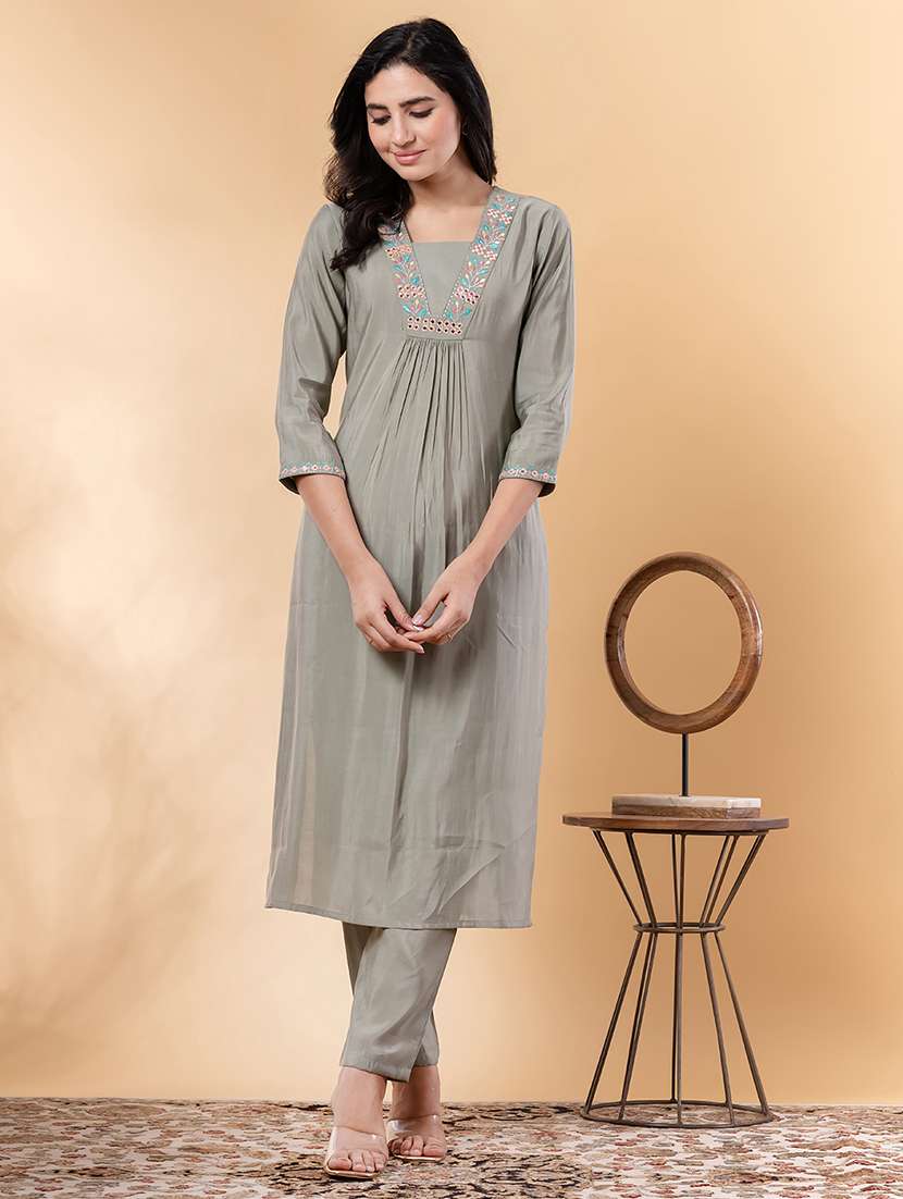 women three quarter sleeve kurta pant set - 21901538 -  Standard Image - 1