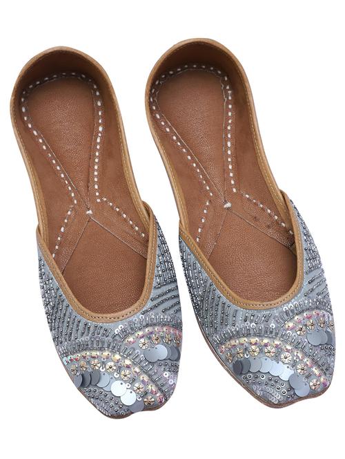 women handmade embroidered punjabi jutti - 21904336 -  Standard Image - 0