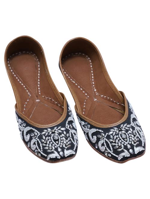women handmade embroidered punjabi jutti - 21904339 -  Standard Image - 0