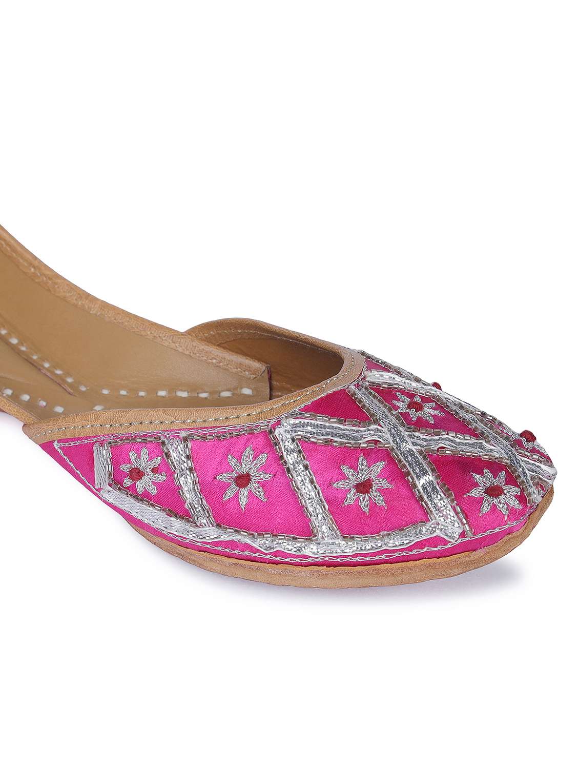 women handmade embroidered punjabi jutti - 21904388 -  Standard Image - 4