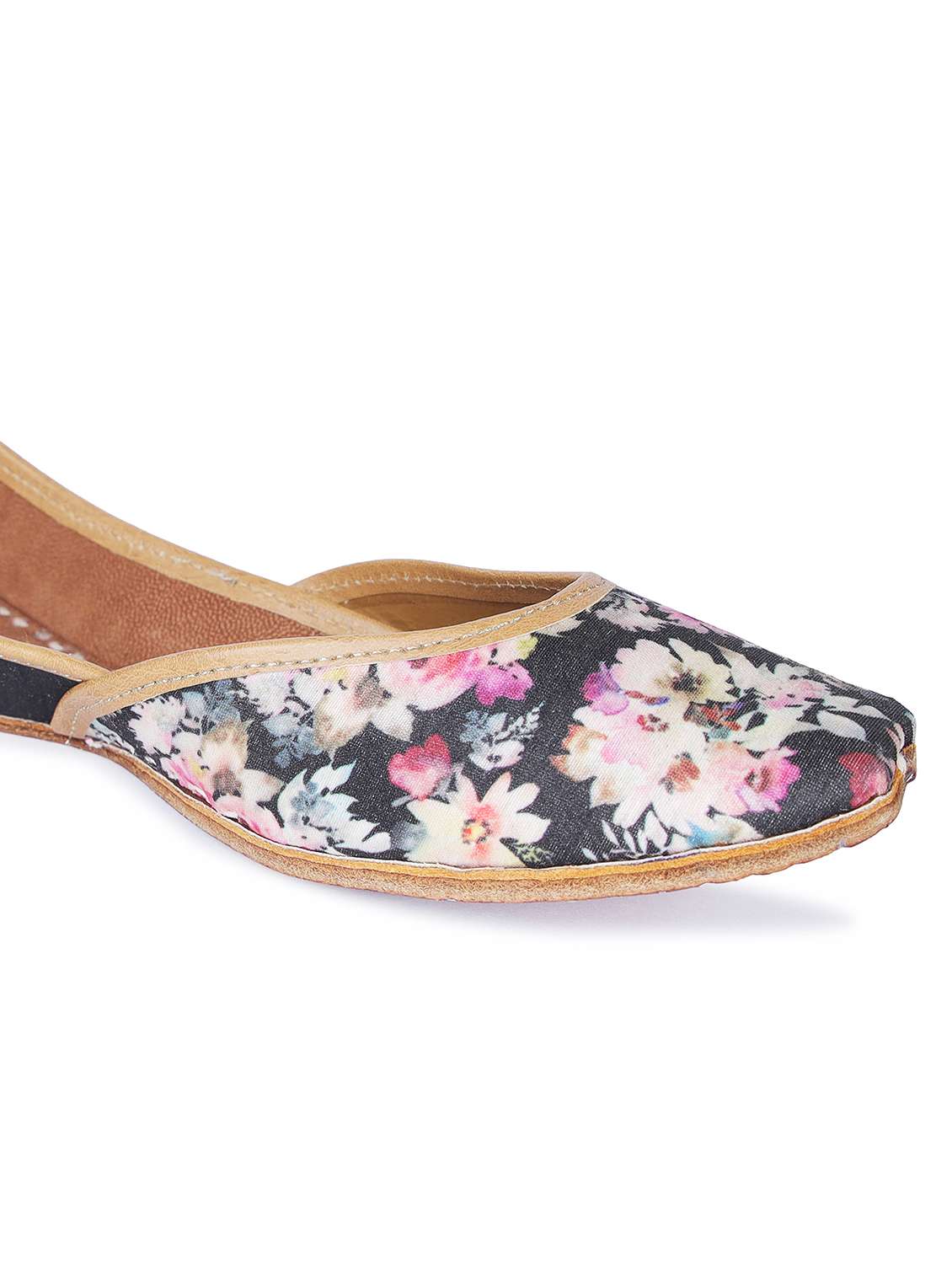 women handmade printed fabric punjabi jutti - 21904390 -  Standard Image - 4