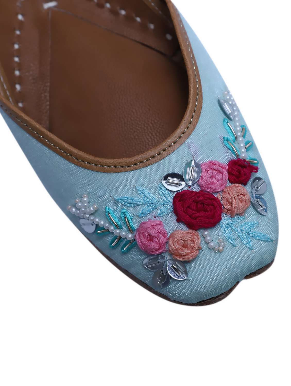 women handmade embroidered punjabi jutti - 21904402 - Standard Image - 4