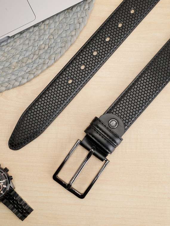 men black textured belt - 21904622 -  Standard Image - 1