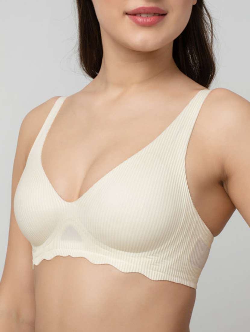 women solid lightly padded t-shirt bra - 21904821 -  Standard Image - 4