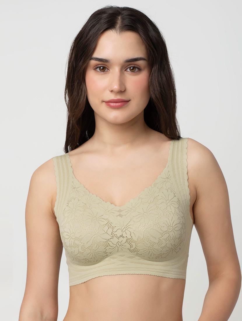 women solid lightly padded bralette 