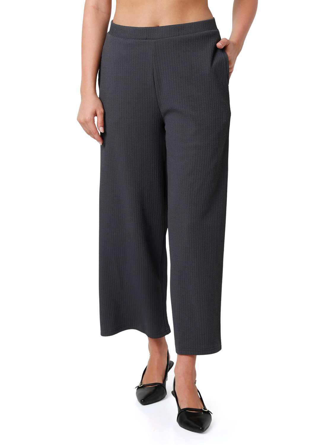 women solid mid rise wide leg trouser