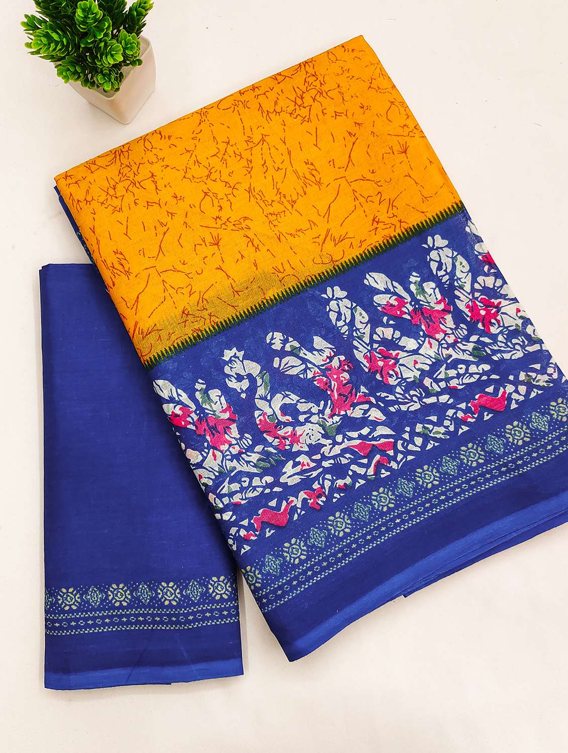 women printed casual wear saree with blouse - 21905315 -  Standard Image - 4