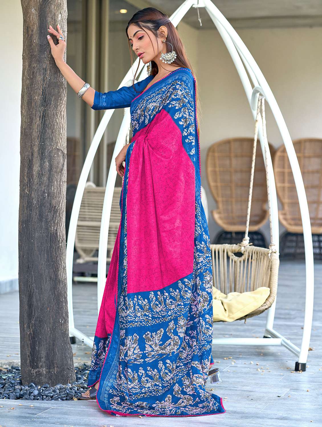 women printed casual wear saree with blouse - 21905316 - Standard Image - 1