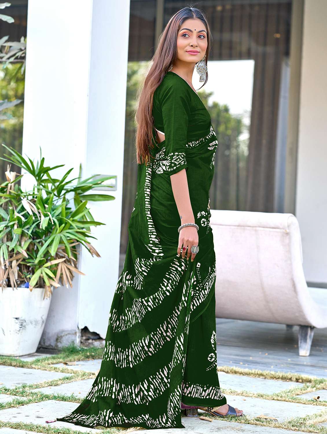 women printed casual wear saree with blouse - 21905318 - Standard Image - 1