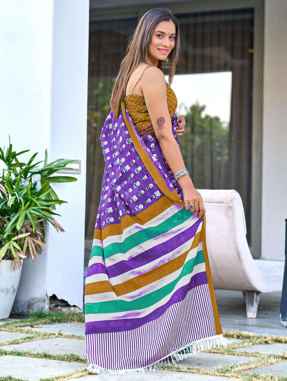 women purple printed saree with blouse - 21905324 -  Standard Image - 1