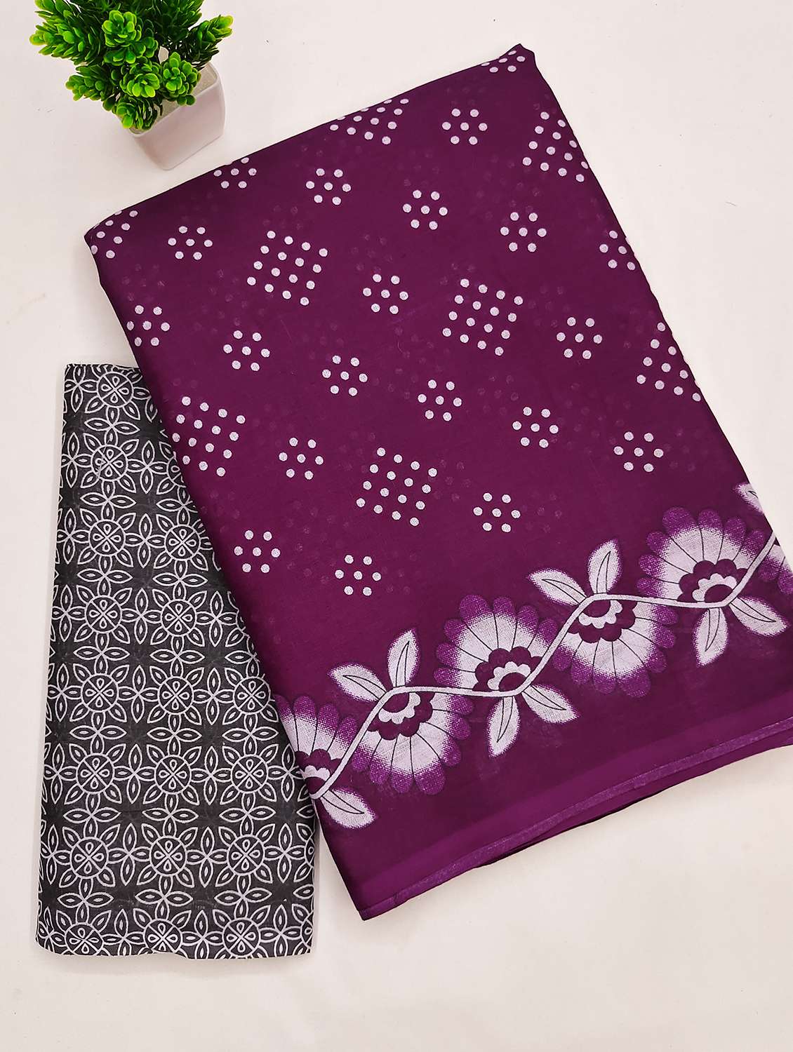 women purple printed saree with blouse - 21905328 -  Standard Image - 4