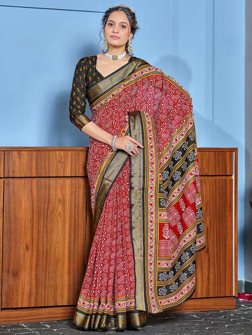 women printed casual wear saree with blouse - 21905359 - Standard Image - 0
