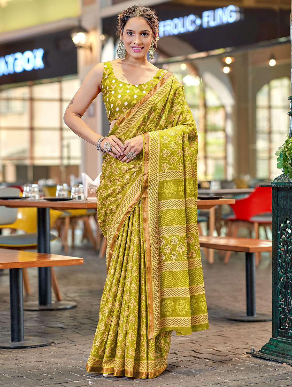 women printed casual wear saree with blouse
