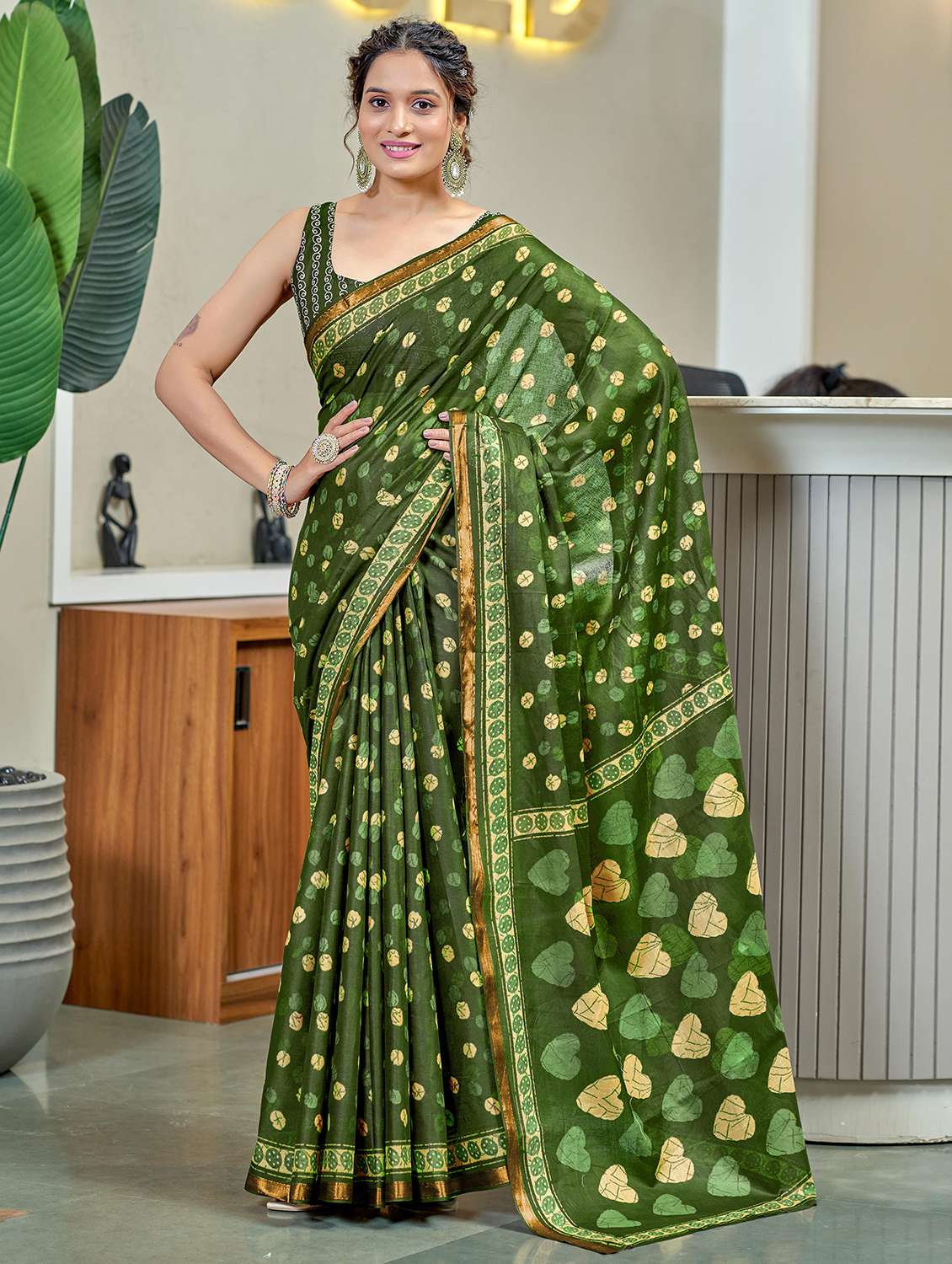 women printed casual wear saree with blouse