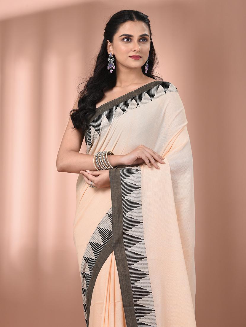 women solid with bordered handloom saree with blouse - 21905516 - Standard Image - 4