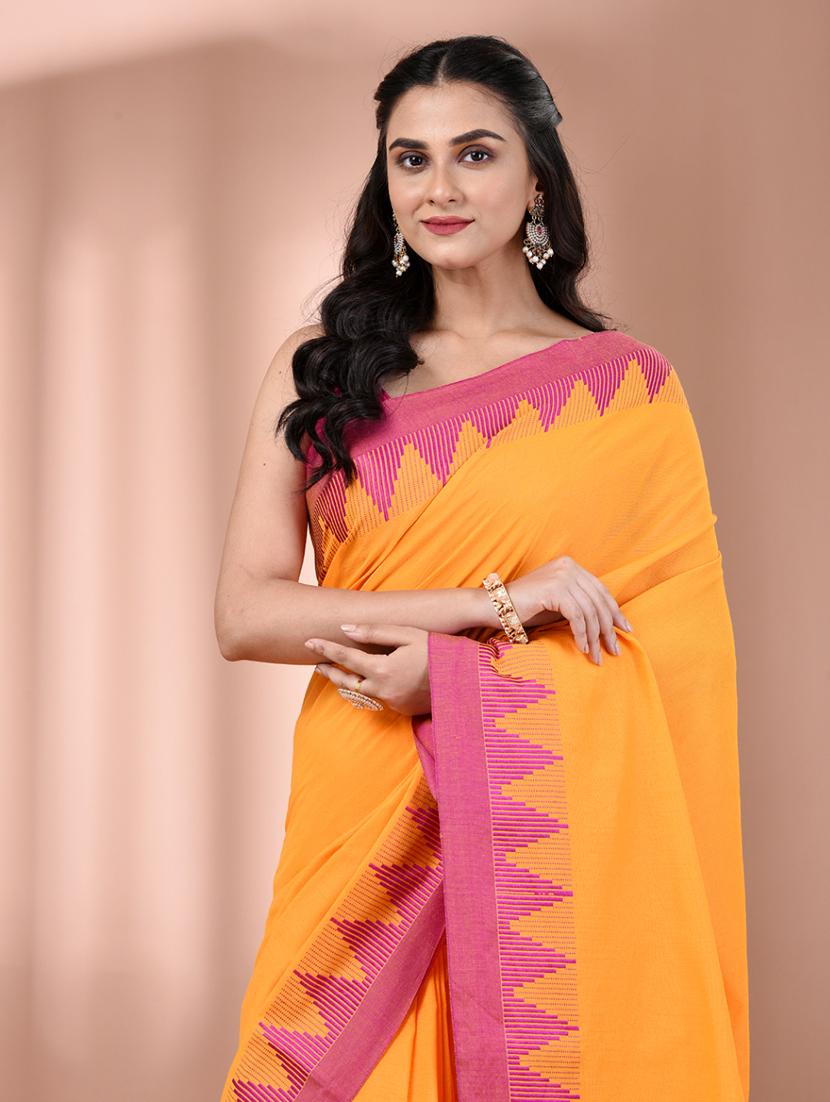 women solid with bordered handloom saree with blouse - 21905517 - Standard Image - 4