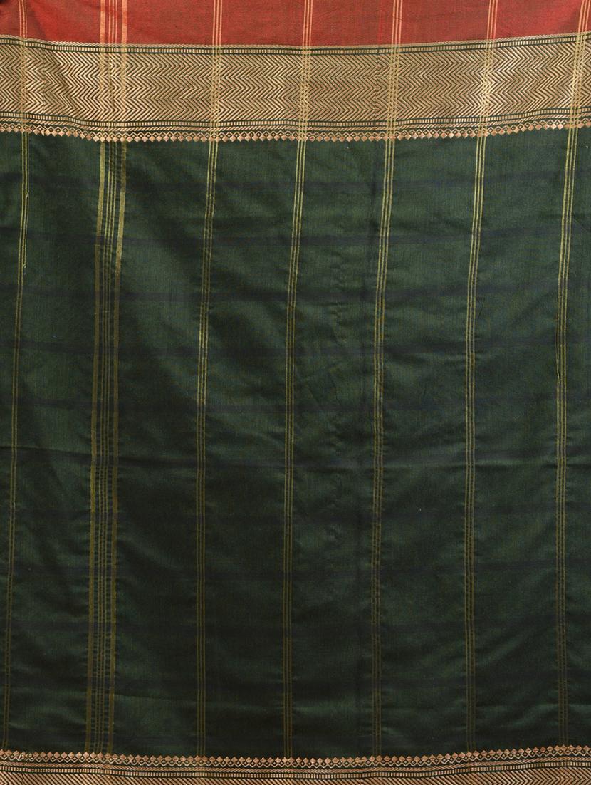 women striped handloom saree with blouse - 21905529 - Standard Image - 4
