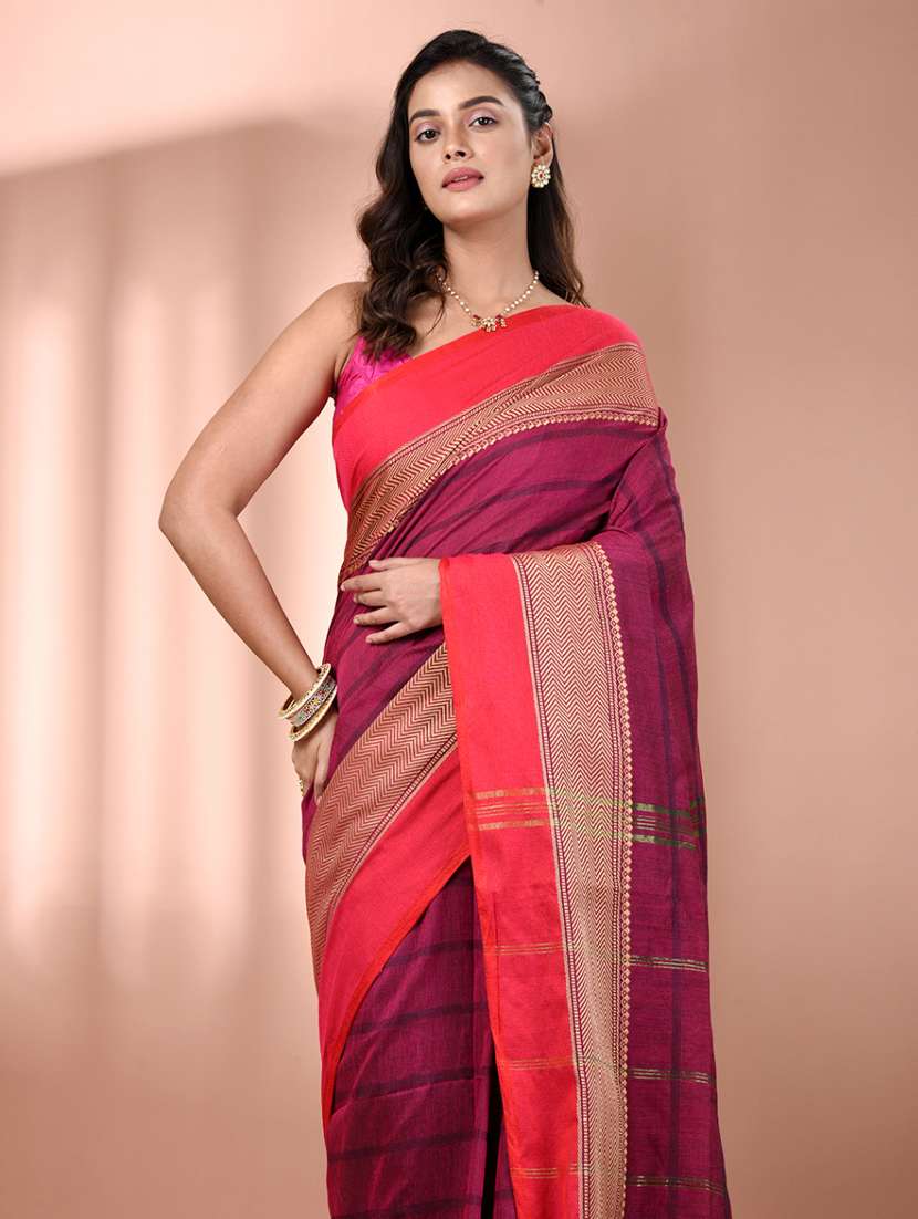 women striped handloom saree with blouse - 21905531 -  Standard Image - 4