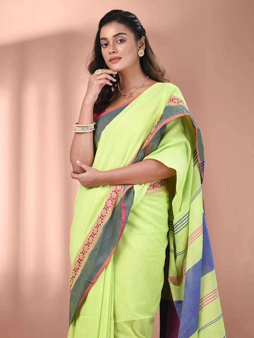 women green handloom saree with blouse - 21905534 - Standard Image - 4