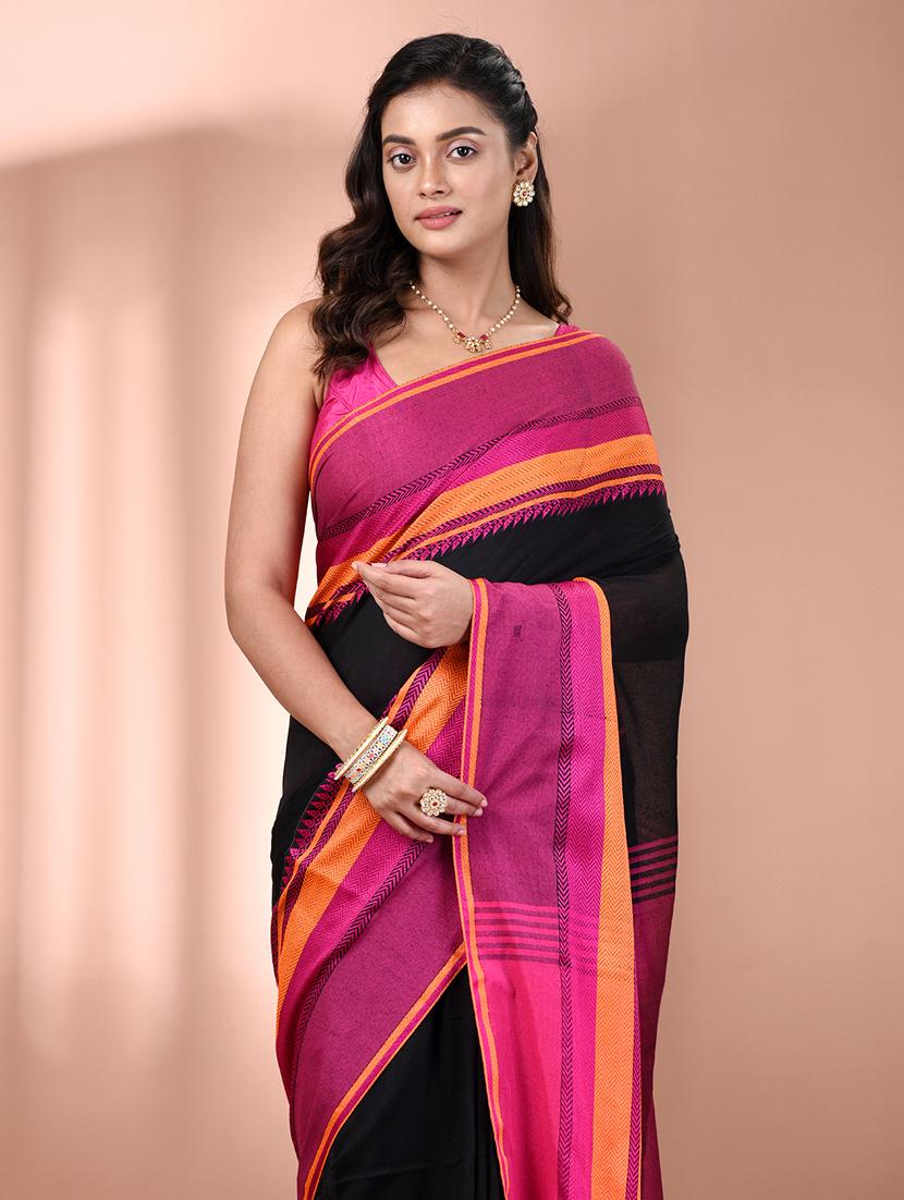 women black handloom saree with blouse - 21905544 - Standard Image - 4