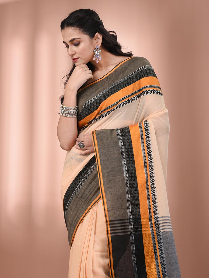 women beige handloom saree with blouse - 21905546 - Standard Image - 4