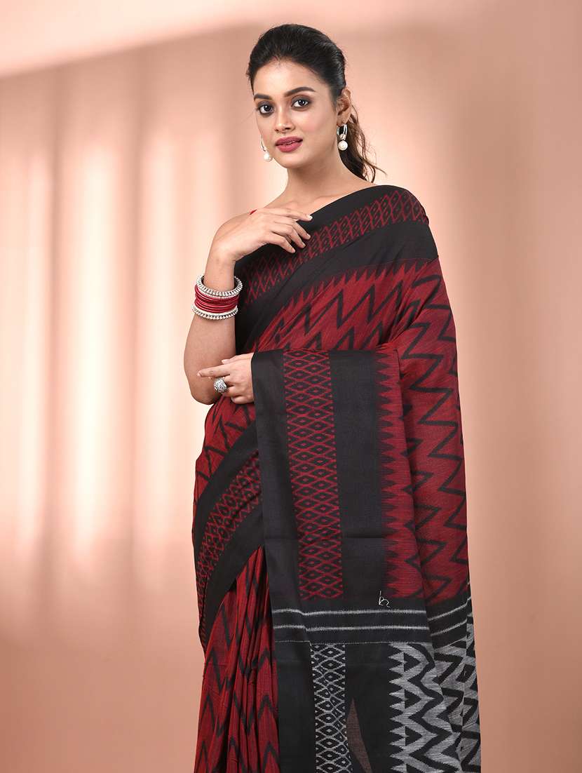 women chevron handloom saree with blouse - 21905549 - Standard Image - 4