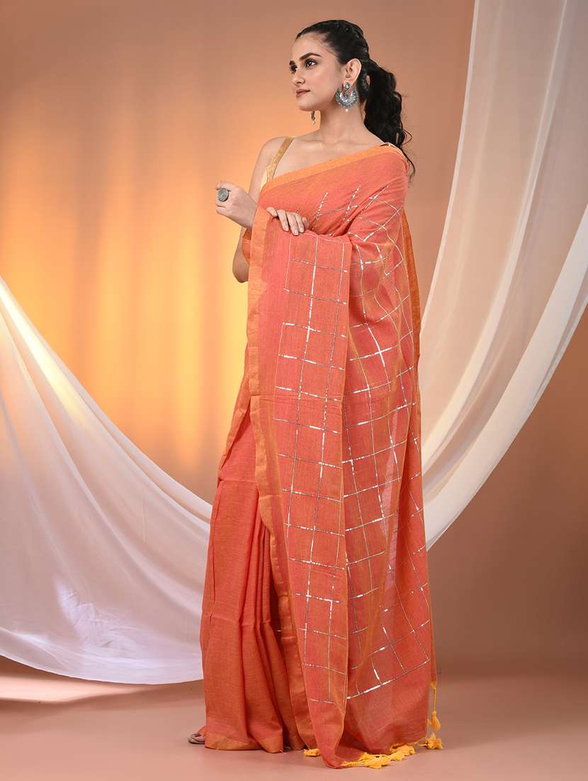 women checkered handloom saree with blouse - 21905576 -  Standard Image - 1