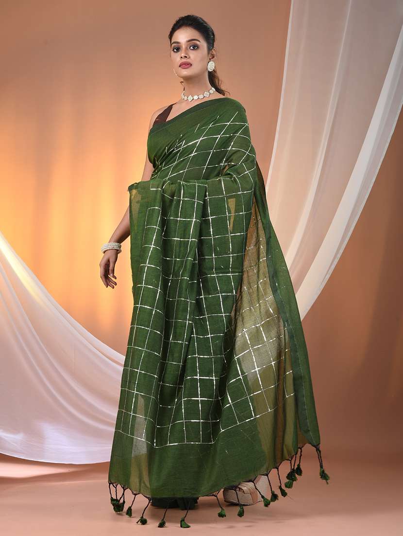 women checkered handloom saree with blouse - 21905578 -  Standard Image - 1
