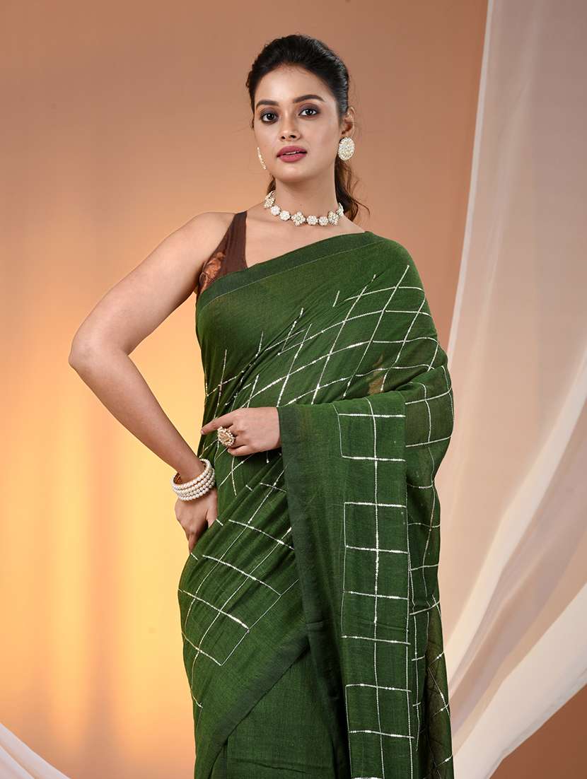 women checkered handloom saree with blouse - 21905578 -  Standard Image - 4