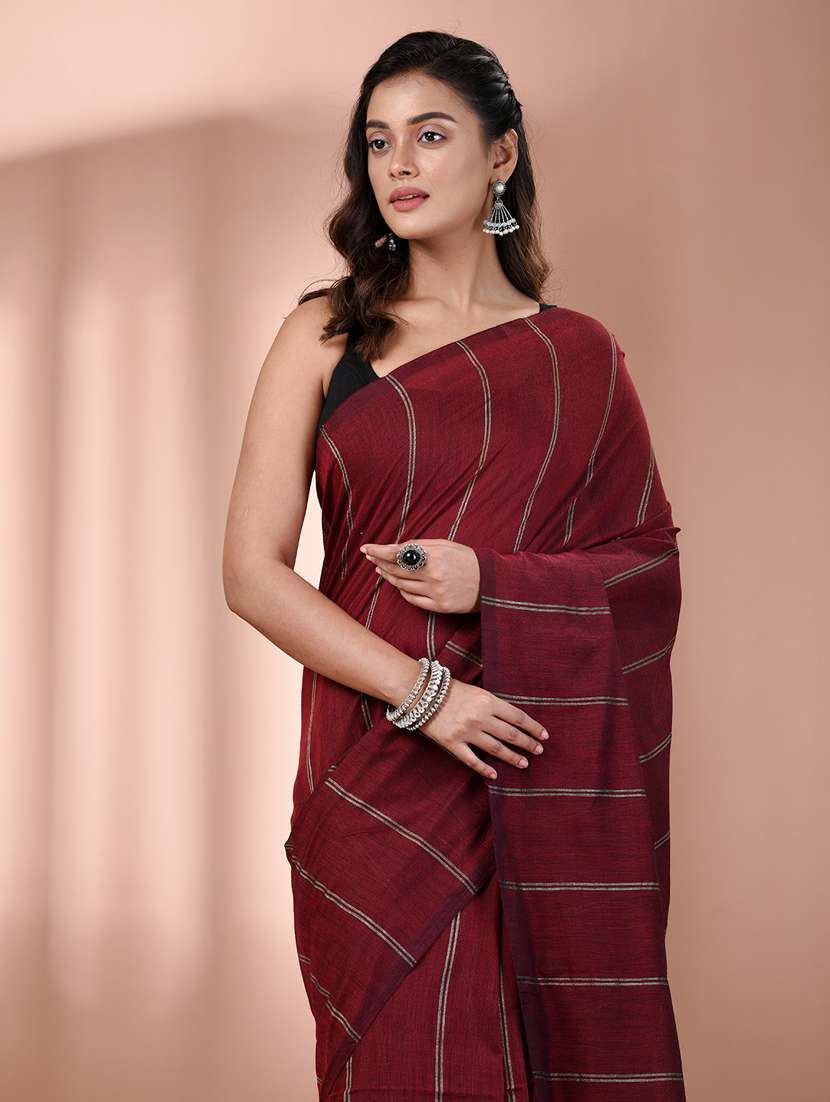 women striped handloom saree with blouse - 21905592 -  Standard Image - 4