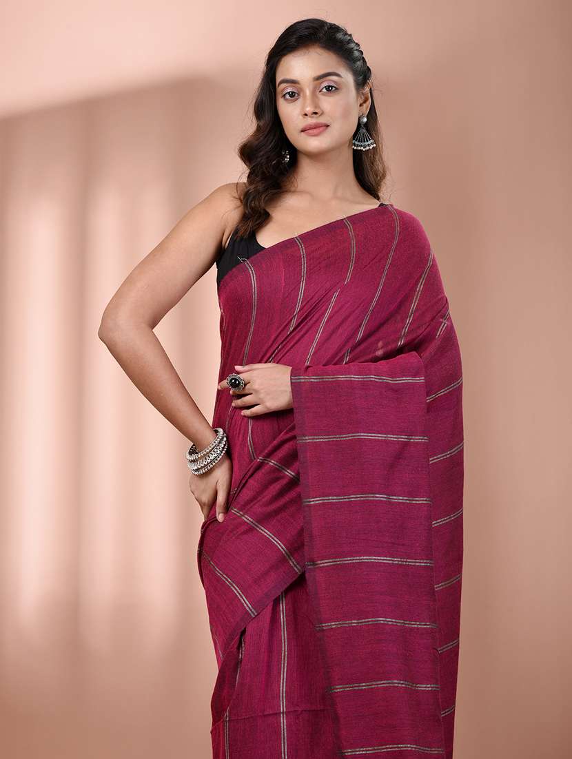 women striped handloom saree with blouse - 21905603 -  Standard Image - 4