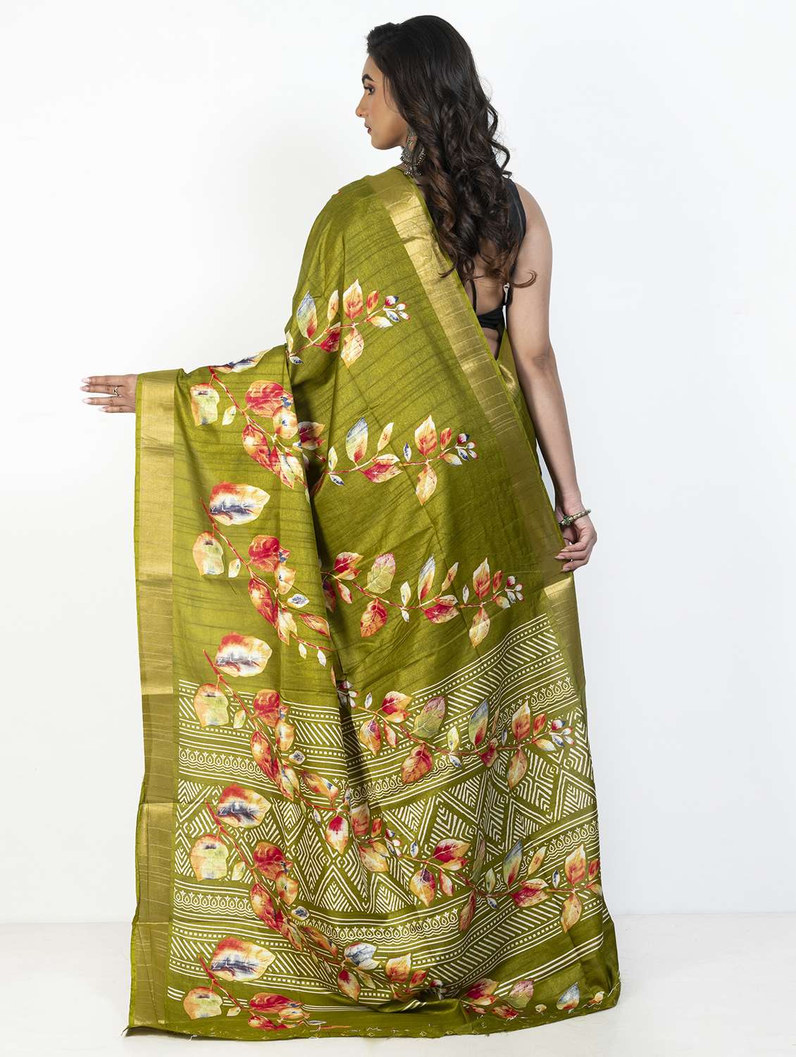 women printed casual wear saree with blouse - 21905646 -  Standard Image - 1