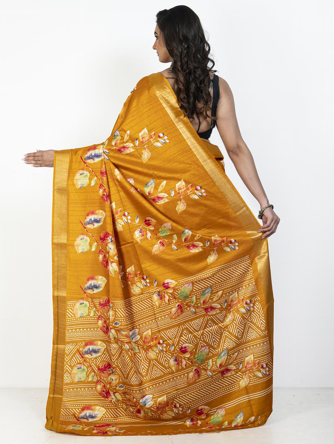women printed casual wear saree with blouse - 21905647 -  Standard Image - 1
