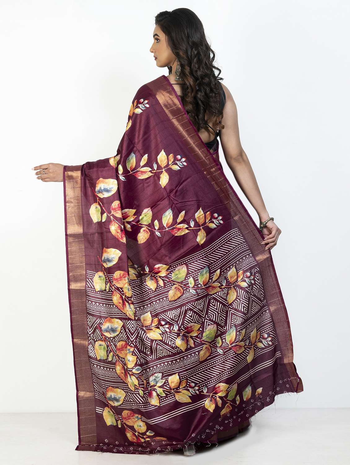 women printed casual wear saree with blouse - 21905648 - Standard Image - 1