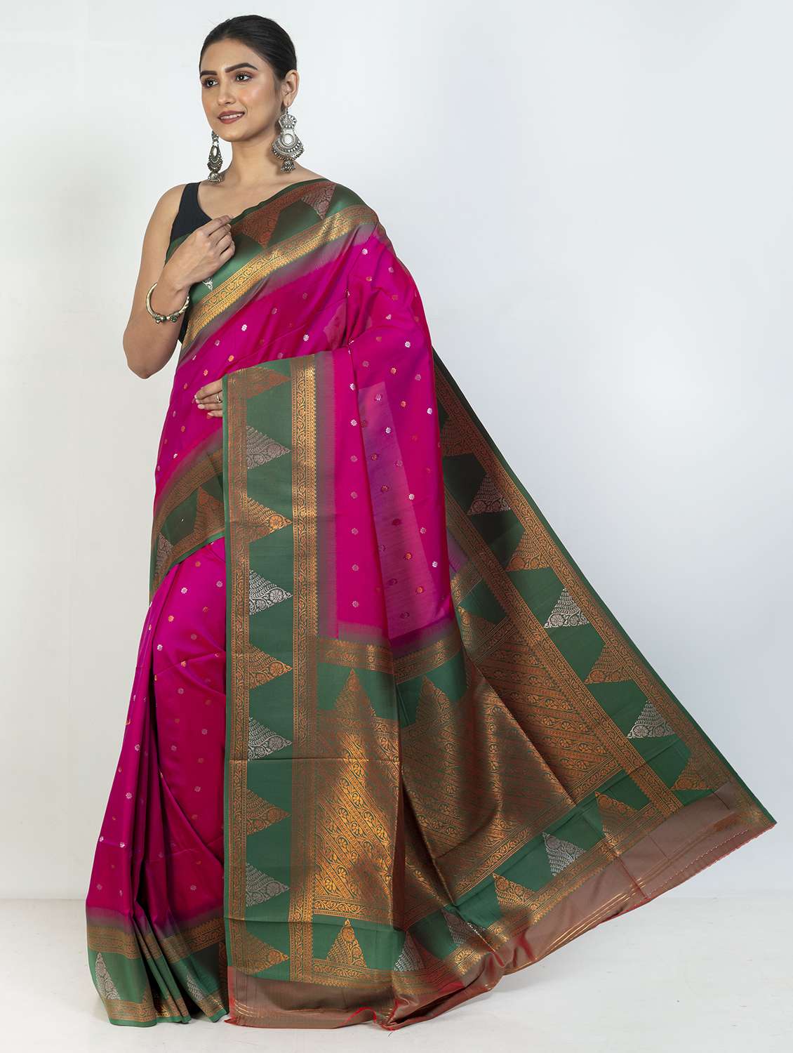 women self design bordered saree with blouse - 21905695 - Standard Image - 1