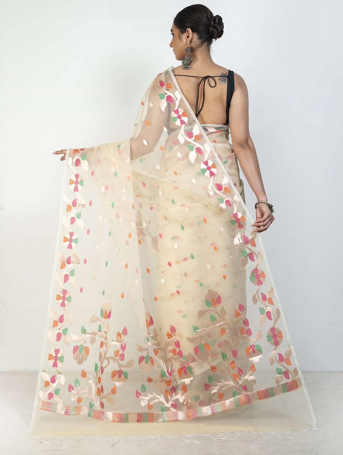 women floral bordered saree with blouse - 21905709 -  Standard Image - 1