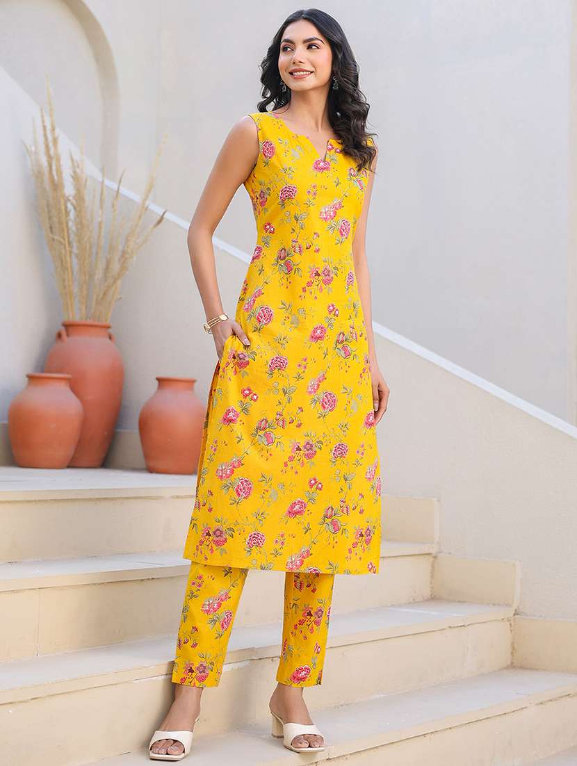 women yellow floral printed kurta pant set - 21906176 - Standard Image - 4