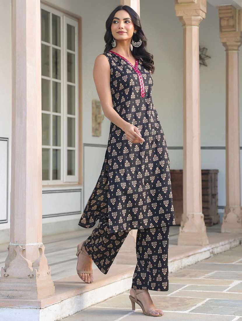 women black sleeveless kurta palazzo set - 21906180 - Standard Image - 1