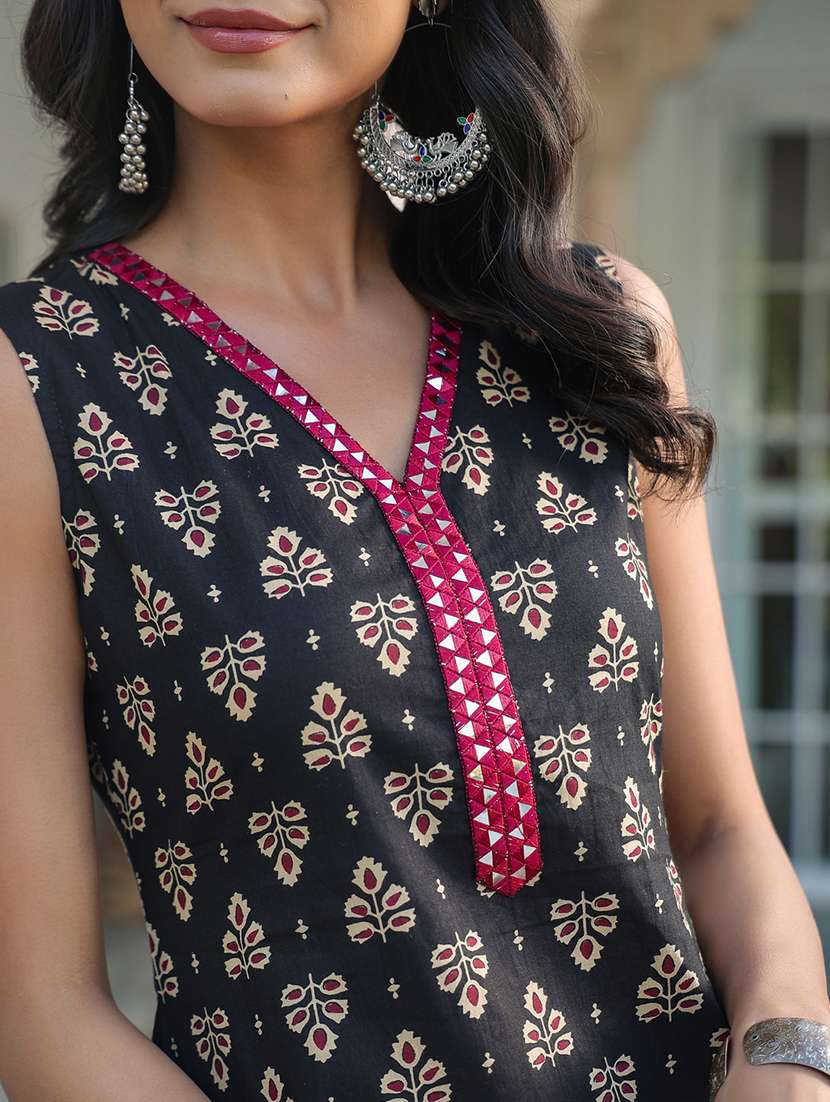 women black sleeveless kurta palazzo set - 21906180 - Standard Image - 4
