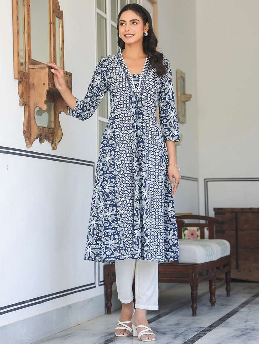 women three quarter sleeve a-line kurta - 21906200 -  Standard Image - 1